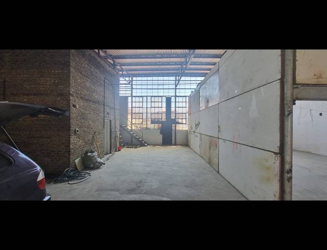 450M² WAREHOUSE TO LET IN KRUGERSDORP CENTRAL